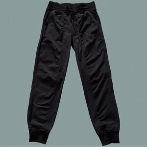 Lululemon Size 6 Dance Studio Mid Rise Jogger Pants Black Full Length